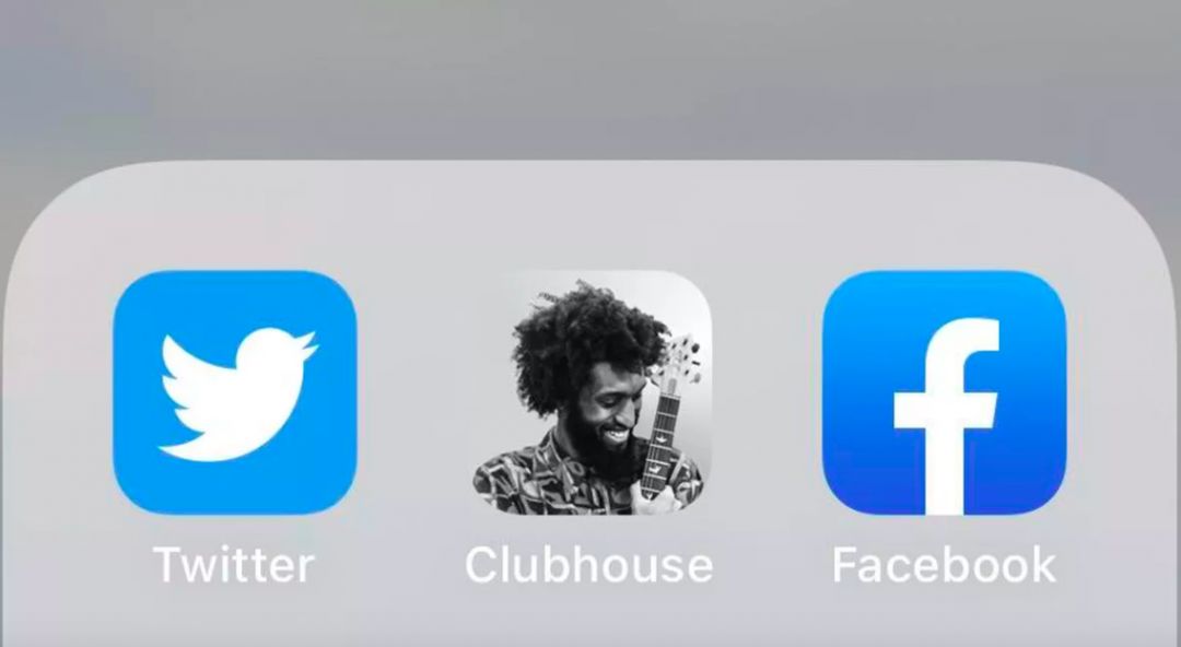 Clubhouse: что это такое и как получить приглашение в эксклюзивное аудио приложение?