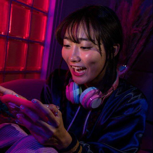 TikTok возвращает зрителей к большим экранам: Захватывающее развитие для рекламодателей