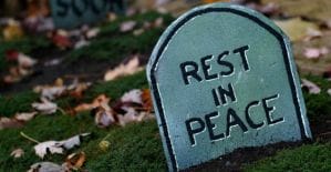 Facebook запрещает дискриминацию и убивает людей